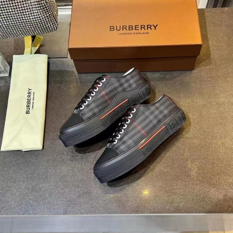 Burberry Low Shoes